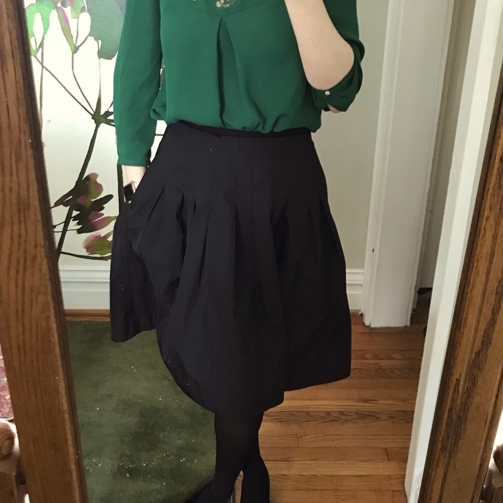 BCBGMaxAzria black taffeta pleated party skirt